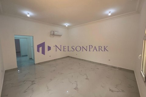 7 bedrooms Villa in Doha, Qatar No. 58475 9