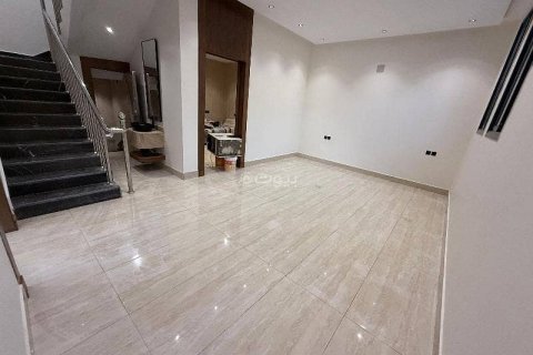 5 bedrooms Villa in Riyadh, Saudi Arabia No. 67362 8