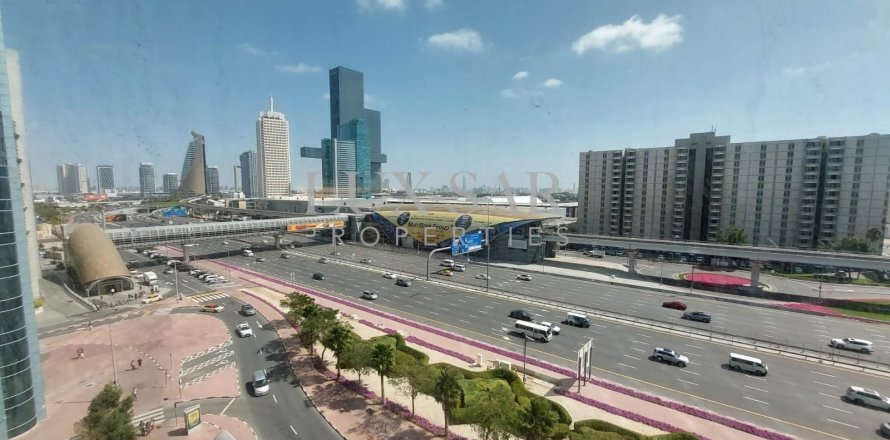 208.1m² Office in Sheikh Zayed Road, UAE No. 5992