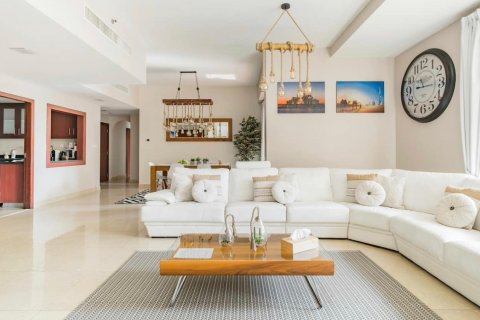 Apartment de 3 dormitorios en RIMAL Dubai, UAE No. 97402 2