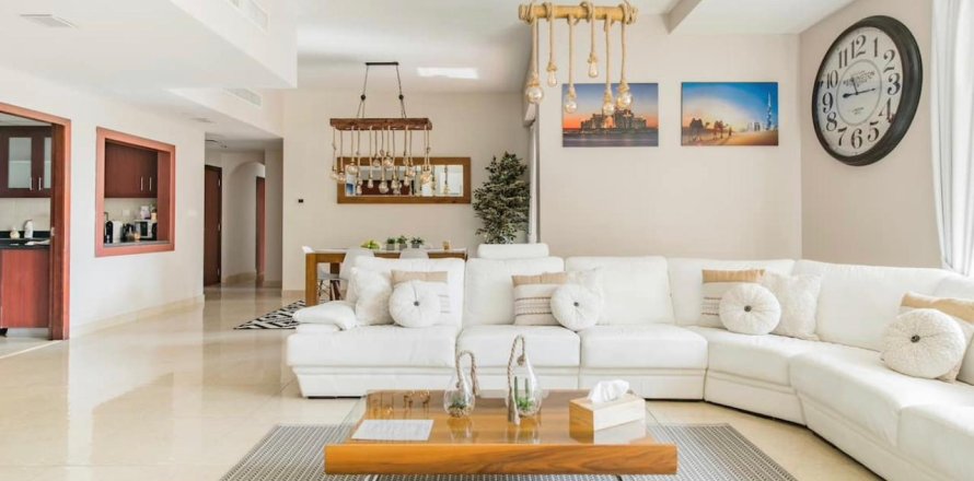 Apartment de 3 dormitorios en RIMAL Dubai, UAE No. 97402