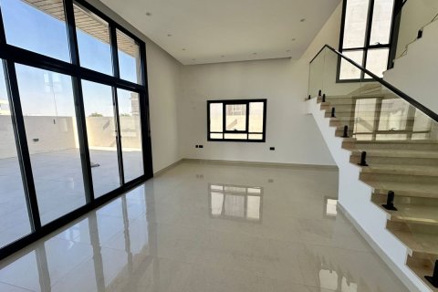 Commercial property de 6 dormitorios en Al Shamkha, UAE No. 62332 3