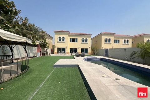 Villa de 4 dormitorios en Dubai, UAE No. 101302 20