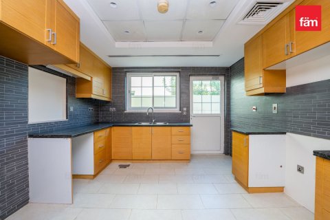 Villa de 4 dormitorios en Dubai, UAE No. 101302 10