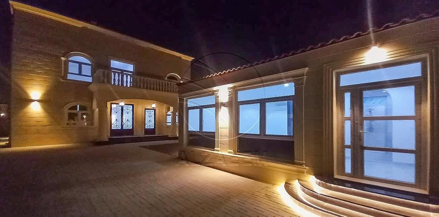 5 bedrooms Villa in Abu Dhabi, UAE No. 90324