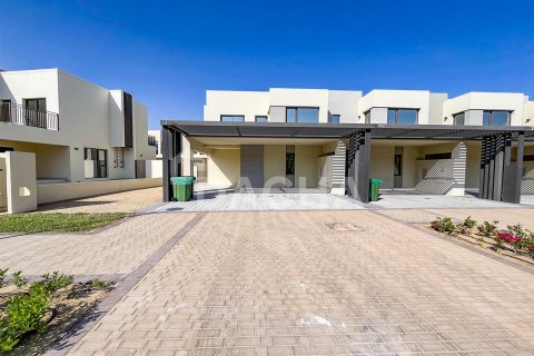 Apartment de 4 dormitorios en Dubai, UAE No. 25073 1