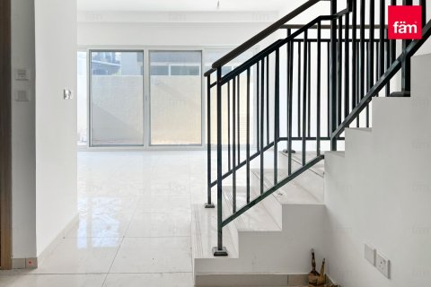 3 bedrooms Townhouse in Dubai, UAE No. 105604 2