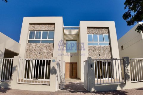 Villa de 4 chambres à Mina Al Arab, UAE No. 72610 1