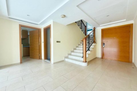 3 bedrooms Villa in Jumeirah Park, UAE No. 102946 6
