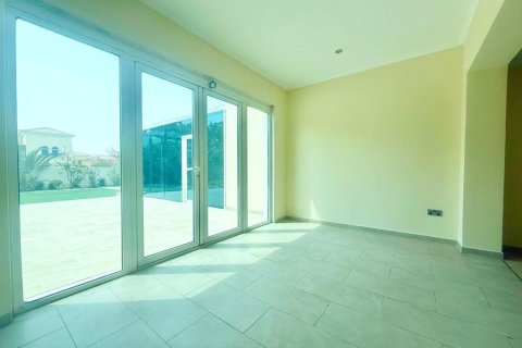 3 bedrooms Villa in Jumeirah Park, UAE No. 102946 5