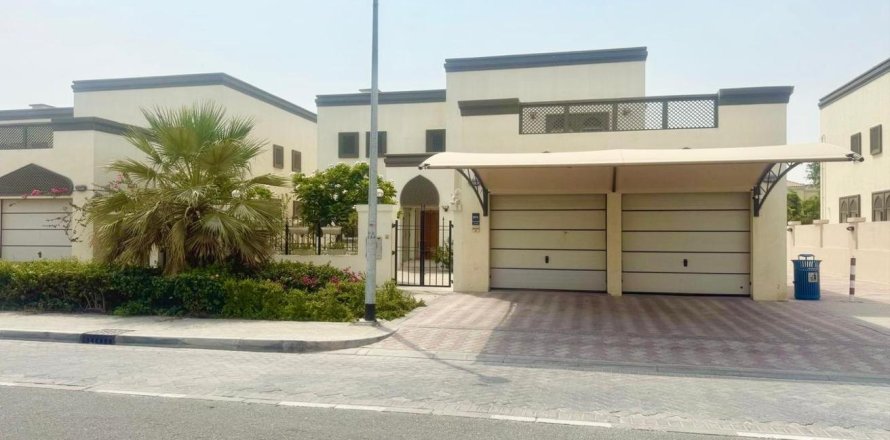 3 bedrooms Villa in Jumeirah Park, UAE No. 102946