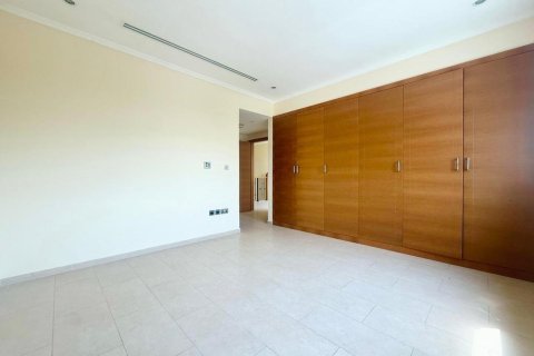 3 bedrooms Villa in Jumeirah Park, UAE No. 102946 10
