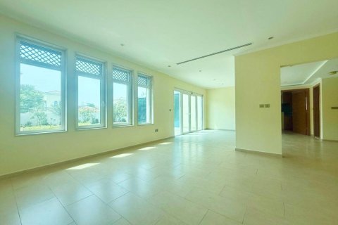 3 bedrooms Villa in Jumeirah Park, UAE No. 102946 4