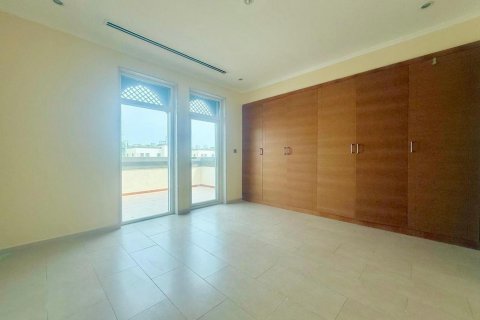 3 bedrooms Villa in Jumeirah Park, UAE No. 102946 12