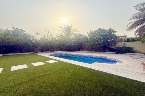 3 bedrooms Villa in Legacy, UAE No. 102945 19