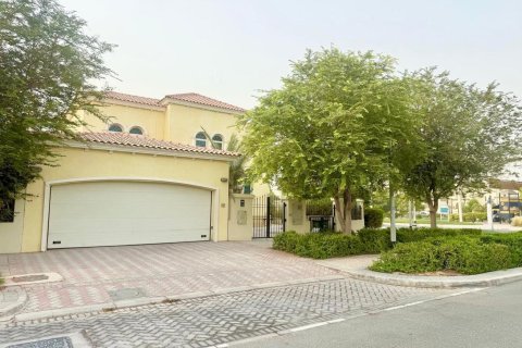 3 bedrooms Villa in Legacy, UAE No. 102945 2