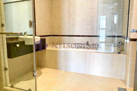 2 bedrooms Apartment in Doha, Qatar No. 56803 8