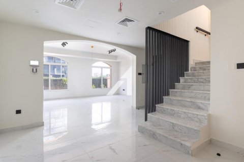 Villa de 5 dormitorios en Diamond Views, UAE No. 101798 8