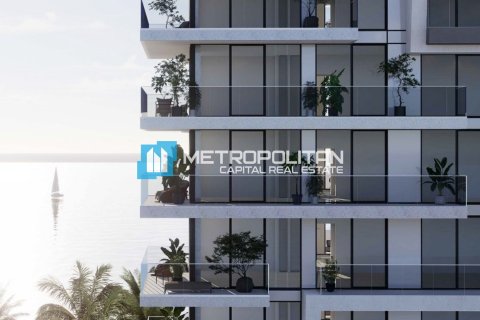 Apartment de 3 dormitorios en  Yas Island, UAE No. 92348 8