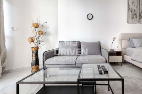 Studio Apartment in Business Bay, UAE No. 84676 3
