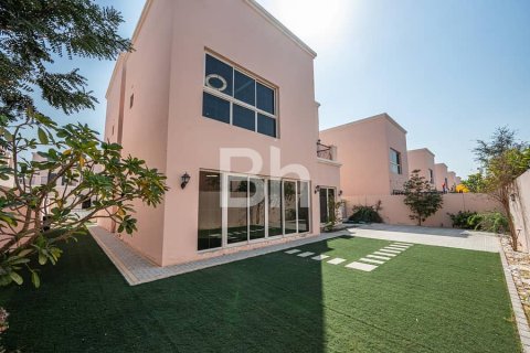 4 غرف نوم فيلا في Nadd Al Sheba, الإمارات العربية المتحدة رقم 63424 15