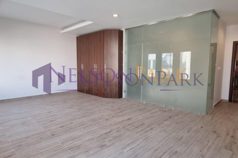 5 bedrooms Villa in Doha, Qatar No. 58283 5