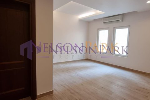 5 bedrooms Villa in Doha, Qatar No. 58283 11