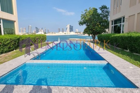 5 bedrooms Villa in Doha, Qatar No. 58283 10