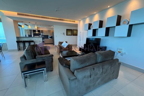 3 bedrooms Apartment in Doha, Qatar No. 58285 2
