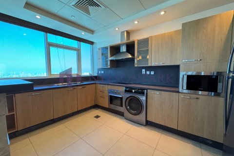 3 bedrooms Apartment in Doha, Qatar No. 58285 11