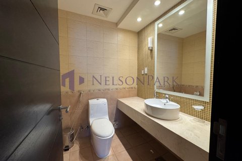 3 bedrooms Apartment in Doha, Qatar No. 58285 6