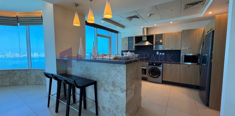 3 bedrooms Apartment in Doha, Qatar No. 58285
