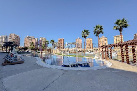 3 bedrooms Apartment in Doha, Qatar No. 58302 11
