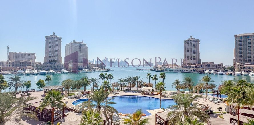 3 bedrooms Apartment in Doha, Qatar No. 58302