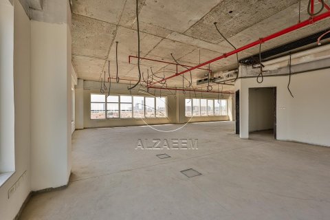 Commercial property de 661m² en Al Nahyan Camp, UAE No. 27290 3