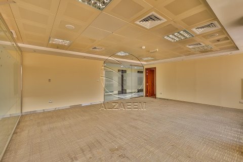 Office de 661m² en Al Nahyan Camp, UAE No. 27289 14