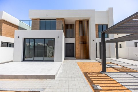 4 bedrooms Commercial property on the Saadiyat Island, UAE No. 34582 1