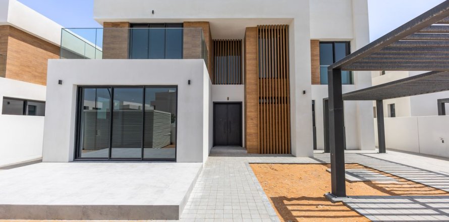 4 bedrooms Commercial property on the Saadiyat Island, UAE No. 34582