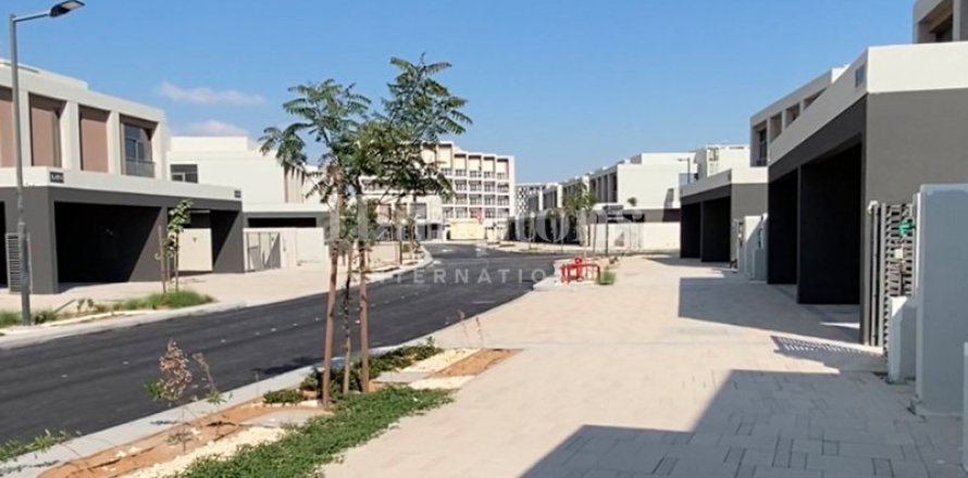 Villa de 3 dormitorios en Dubai South (Dubai World Central), UAE No. 72690