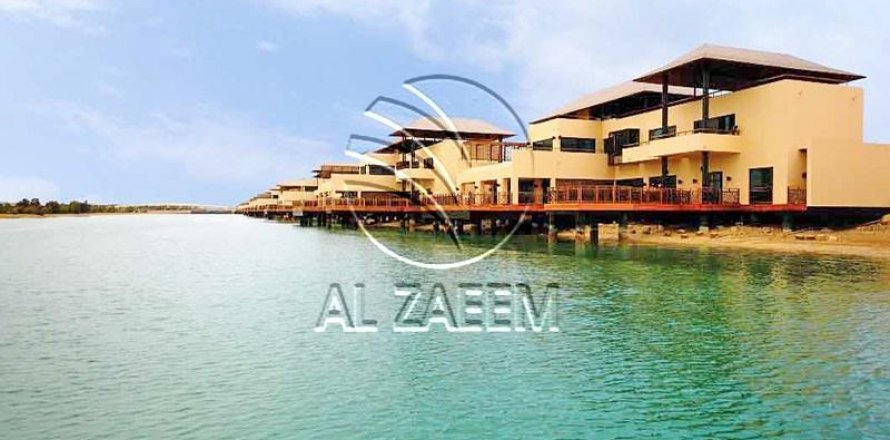 4 bedrooms Villa in Al Gurm, UAE No. 90386