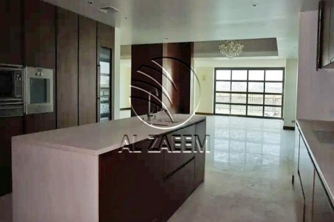 4 bedrooms Villa in Al Gurm, UAE No. 90386 14