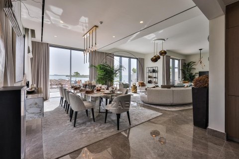 7 bedrooms Villa in Abu Dhabi, UAE No. 90389 14