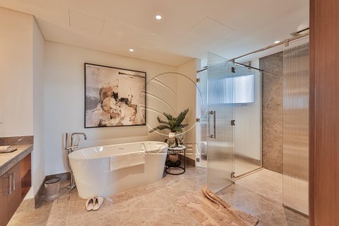 7 bedrooms Villa in Abu Dhabi, UAE No. 90389 5