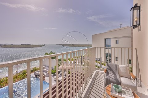 7 bedrooms Villa in Abu Dhabi, UAE No. 90389 13