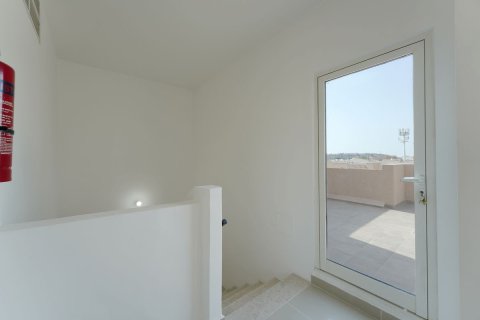 Commercial property de 5 dormitorios en Al Reef, UAE No. 79620 10