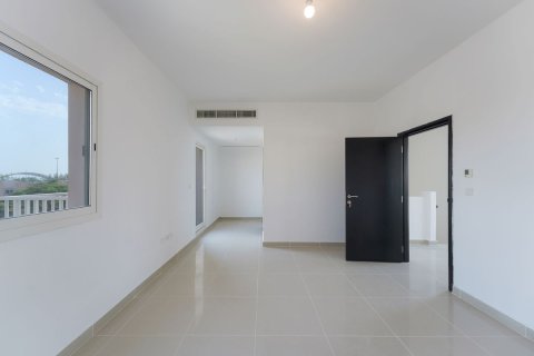 Commercial property de 5 dormitorios en Al Reef, UAE No. 79620 6
