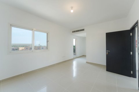 Commercial property de 5 dormitorios en Al Reef, UAE No. 79620 5