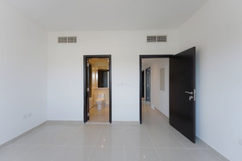 Commercial property de 5 dormitorios en Al Reef, UAE No. 79620 17