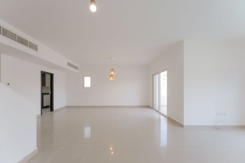 Commercial property de 5 dormitorios en Al Reef, UAE No. 79620 3