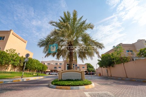 Commercial property de 5 dormitorios en Al Reef, UAE No. 79620 2